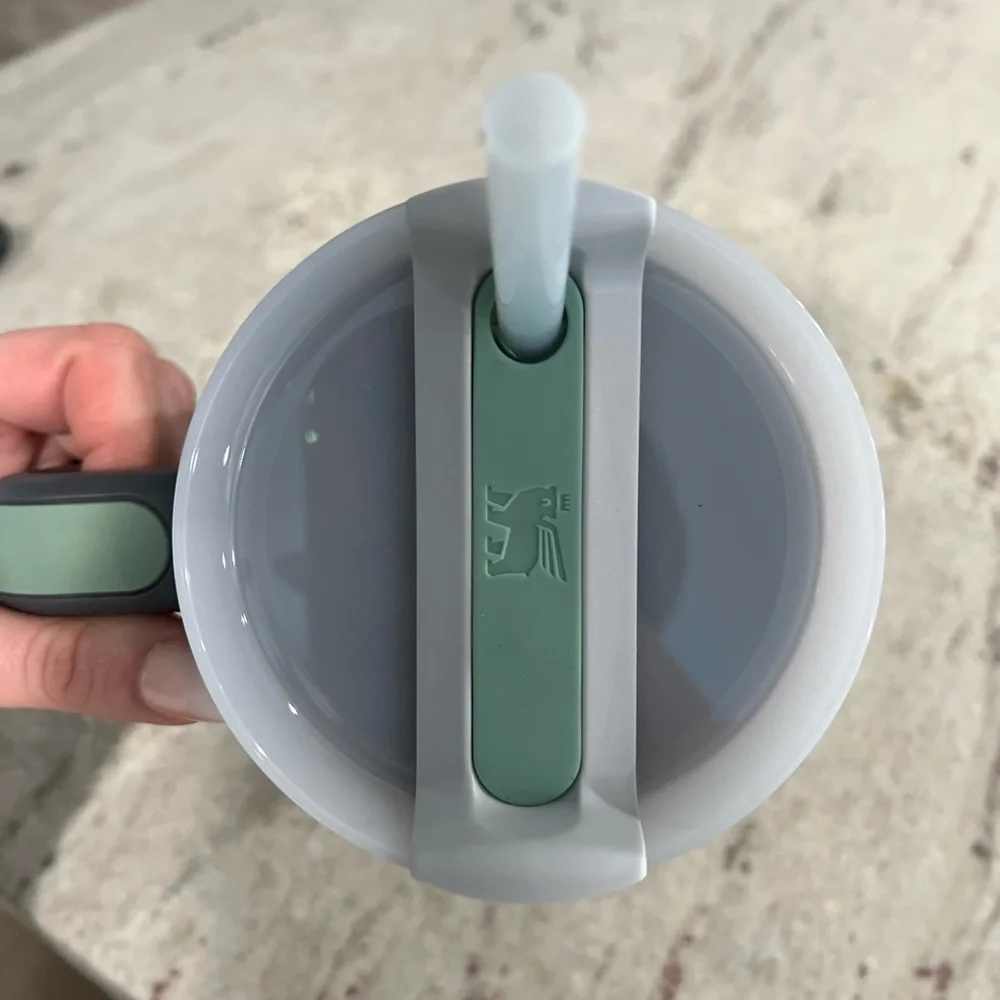 Stanley 40oz CHARCOAL H2.0 Flowstate Tumbler NWT - Picture 6 of 11